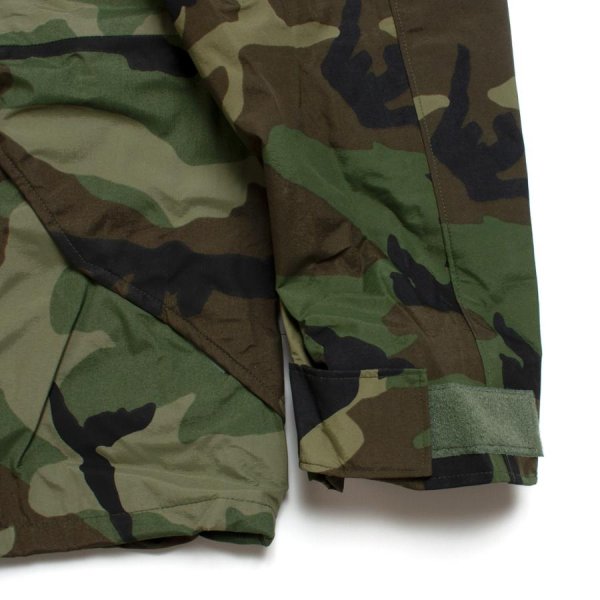 画像4: [DEAD STOCK]US ARMY ECWCS Gen1 GORE-TEX Parka 90s 中期型 Woodland Camo (4)